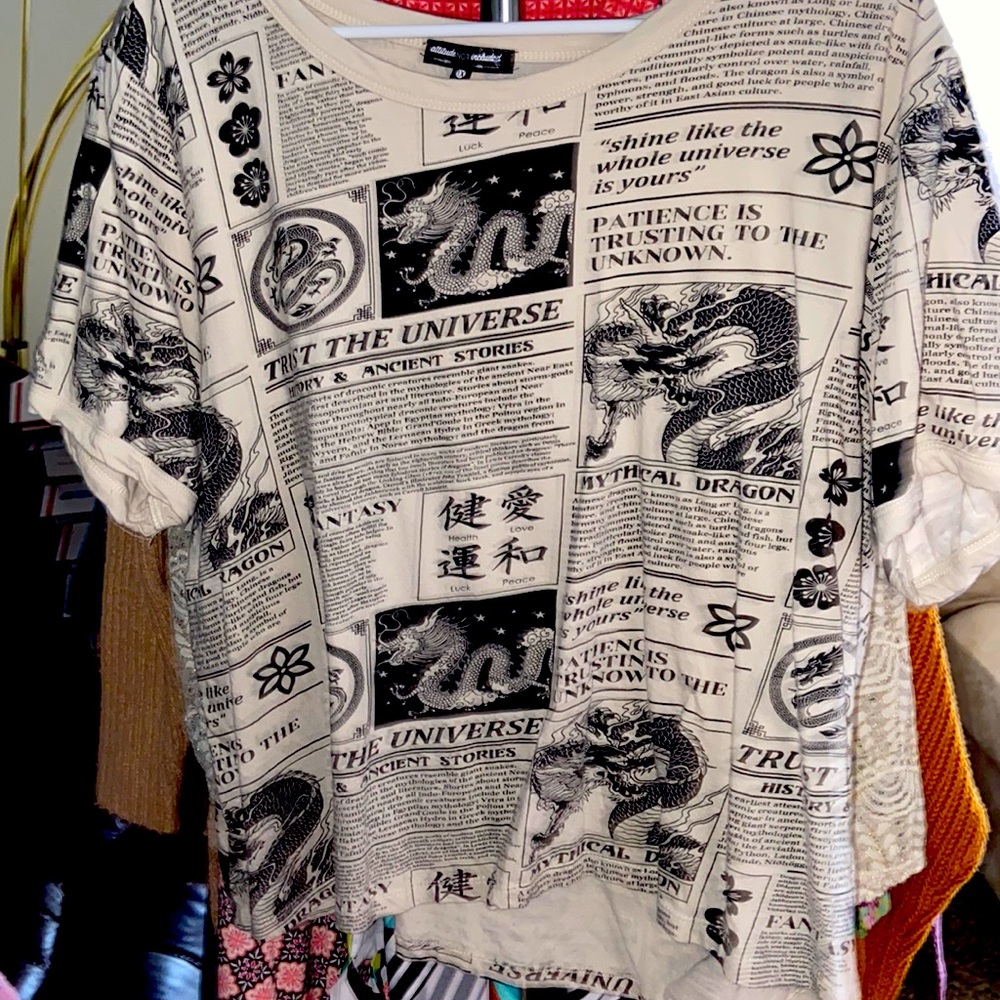 White dragon short tee shirt
